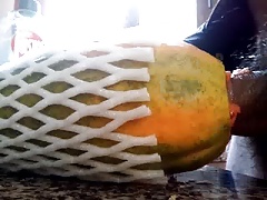 Fuking papaya for femdom